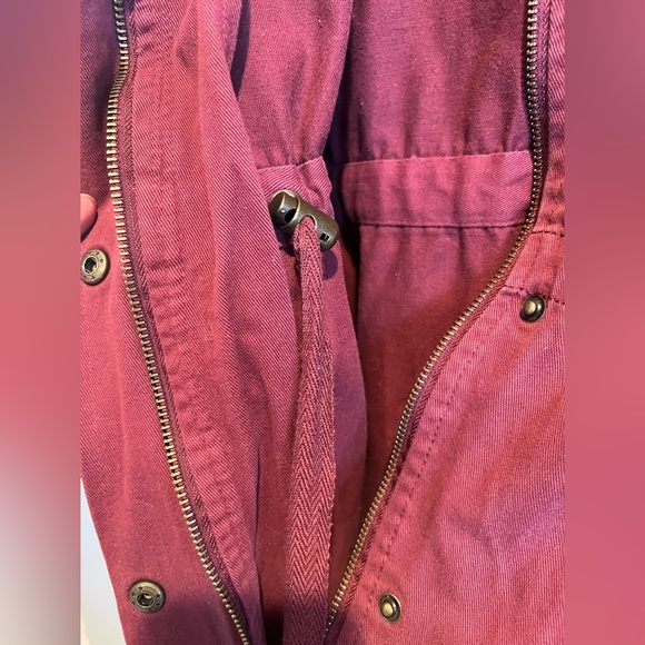 Burgundy Utility Jacket- Denim Bodice, Sweatshirt Sleeves& Hood, Snaps &Pockets - Picture 6 of 10